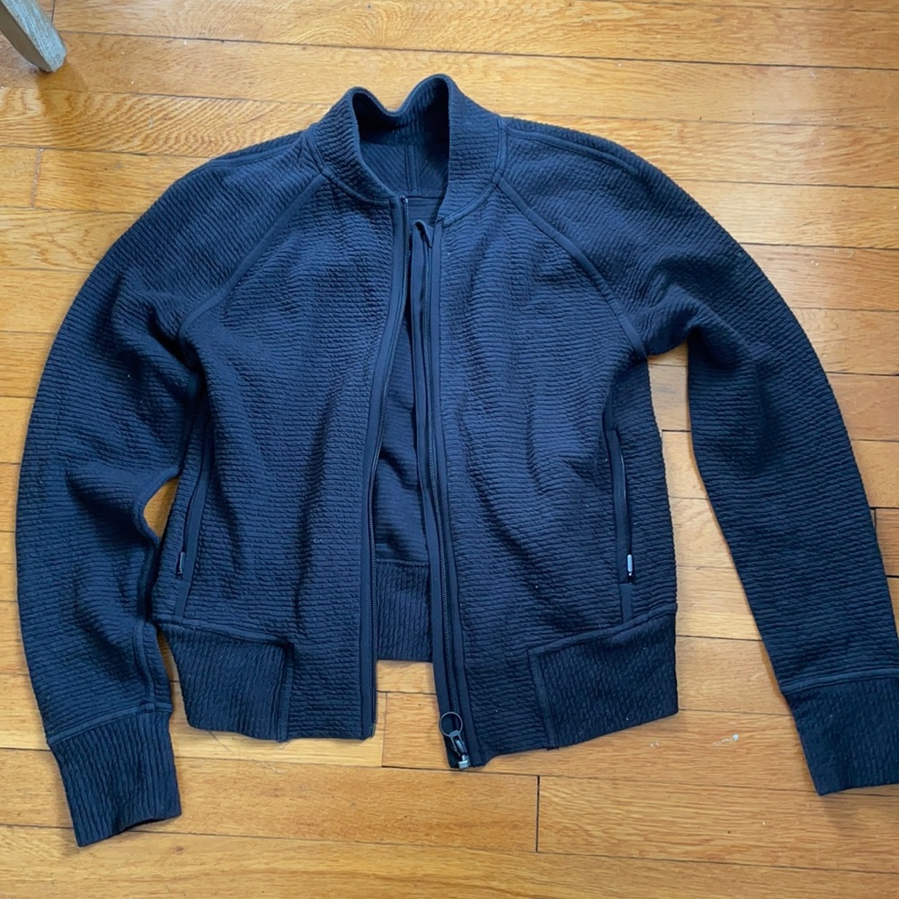 Lululemon cropped light weight track/bomber jacket size 4